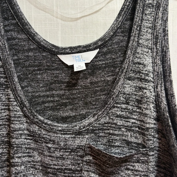 3/$15 Time & Tru rayon blend tank top M(8-10) - Picture 2 of 3